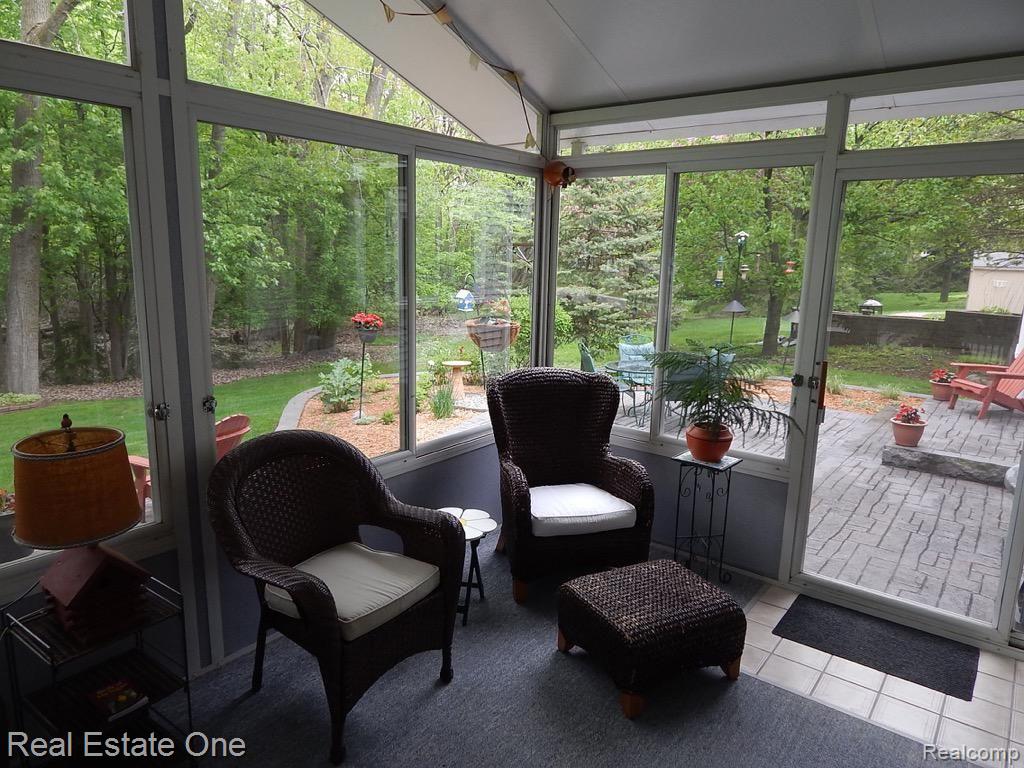 1235 Barneswood Lane Rochester, MI 48306 - Photo 15 of 27 Beautiful Florida Room