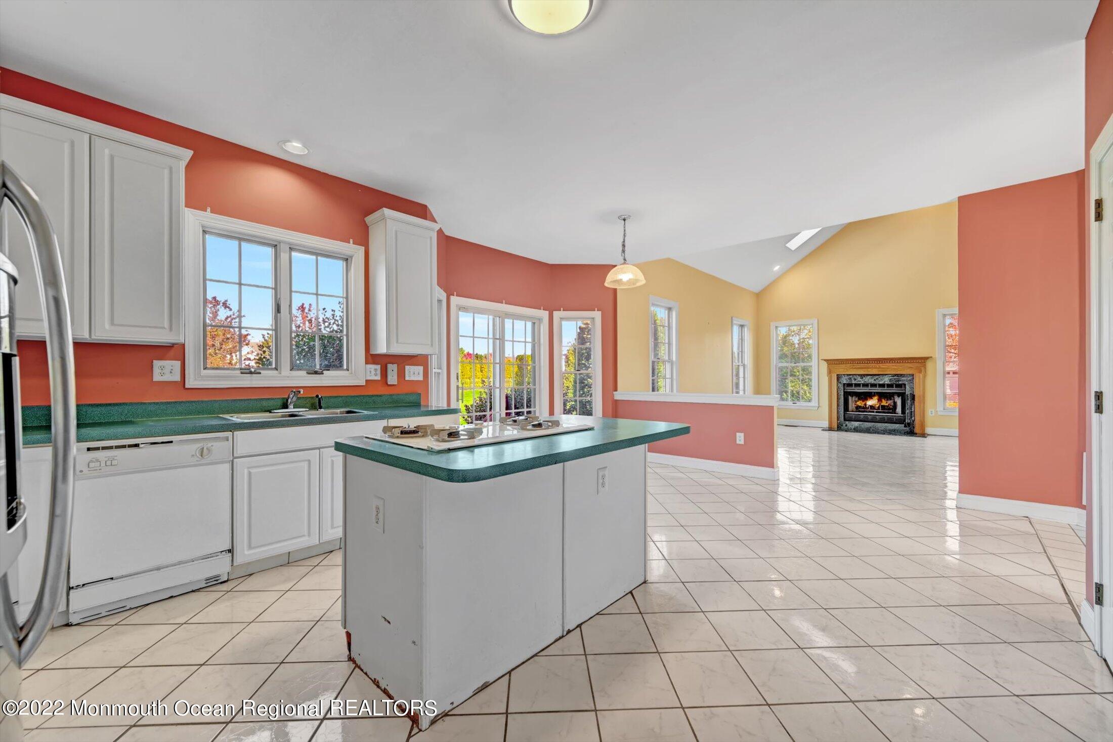 19 Rustic Way Freehold, NJ 07728 - Photo 13 of 40 KITCHEN