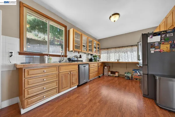 $688,000 | 9012 Burr Street, Oakland, CA 94605