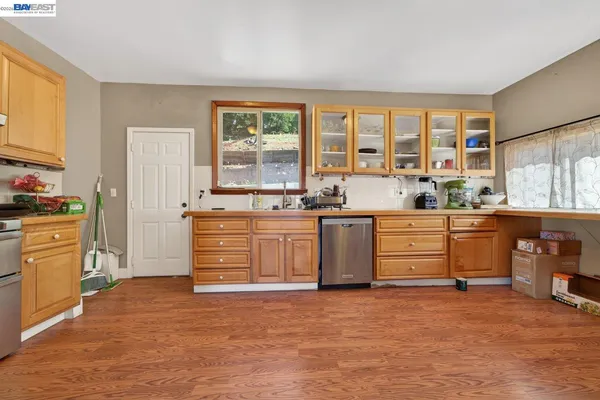 $688,000 | 9012 Burr Street, Oakland, CA 94605