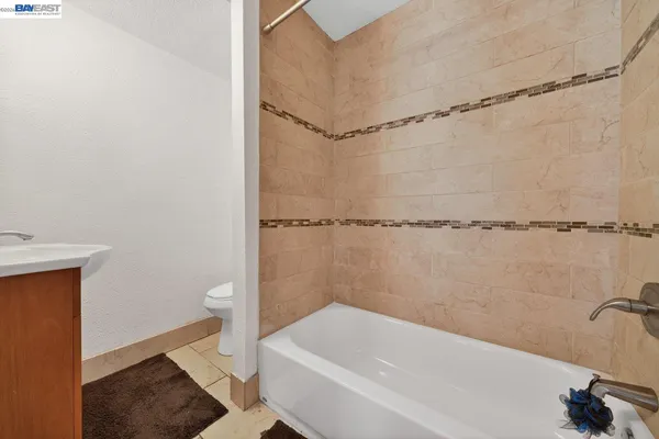 $688,000 | 9012 Burr Street, Oakland, CA 94605