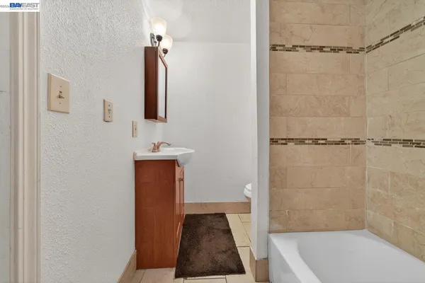 $688,000 | 9012 Burr Street, Oakland, CA 94605