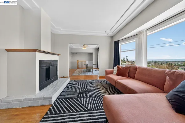 $688,000 | 9012 Burr Street, Oakland, CA 94605