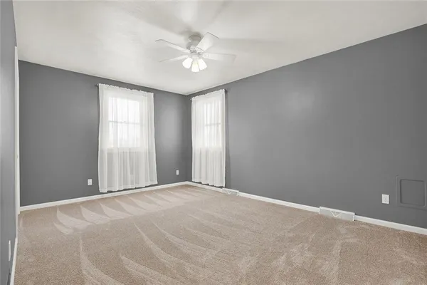 a view of empty room with window