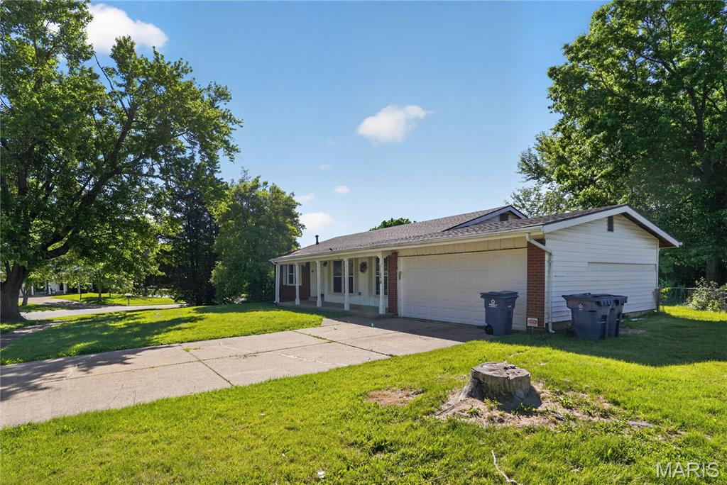 11874 Beckett Fall Road Florissant, MO 63033 - Photo 3 of 34