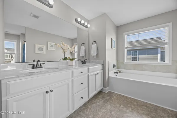 $425,000 | 313 Bear Run, Maple Hill, NC 28454