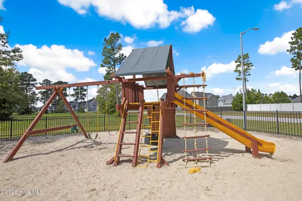 $425,000 | 313 Bear Run, Maple Hill, NC 28454