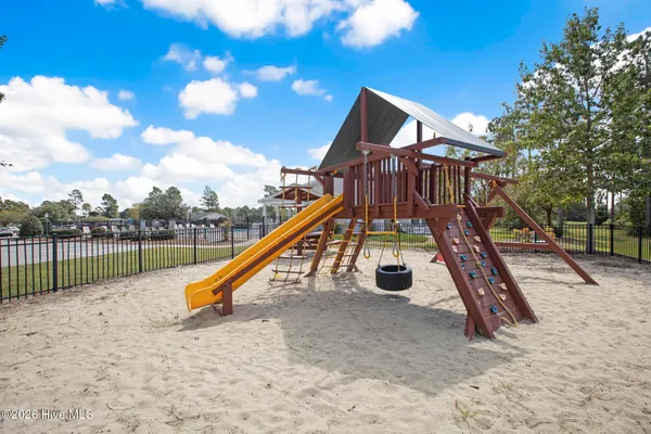 $425,000 | 313 Bear Run, Maple Hill, NC 28454