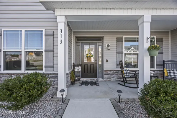 $425,000 | 313 Bear Run, Maple Hill, NC 28454