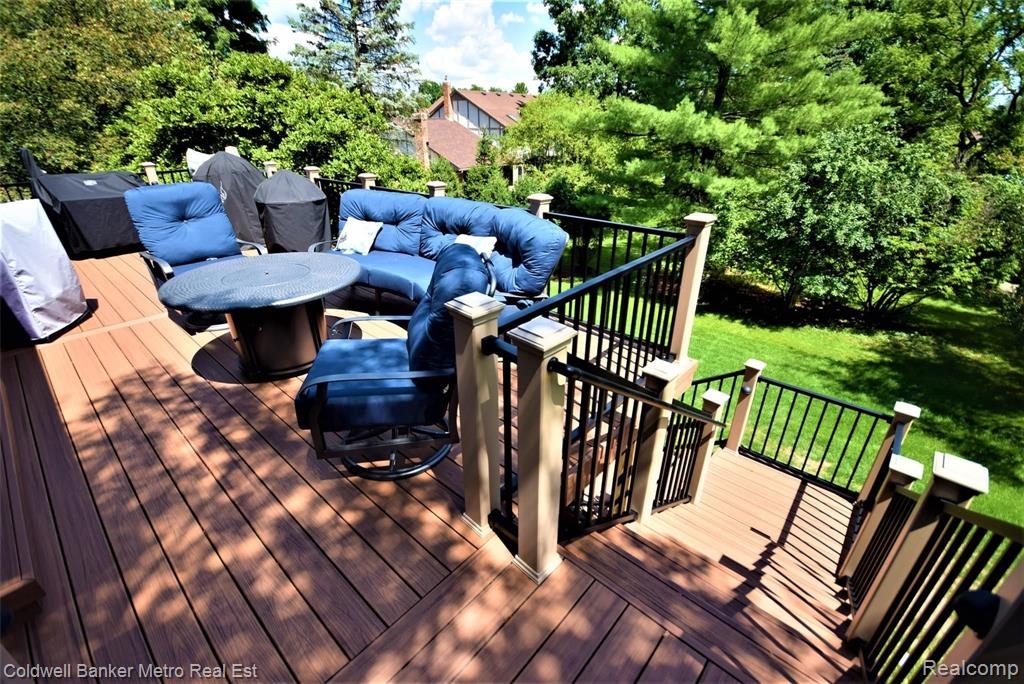 1803 Rapids Way Rochester Hills, MI 48309 - Photo 4 of 63