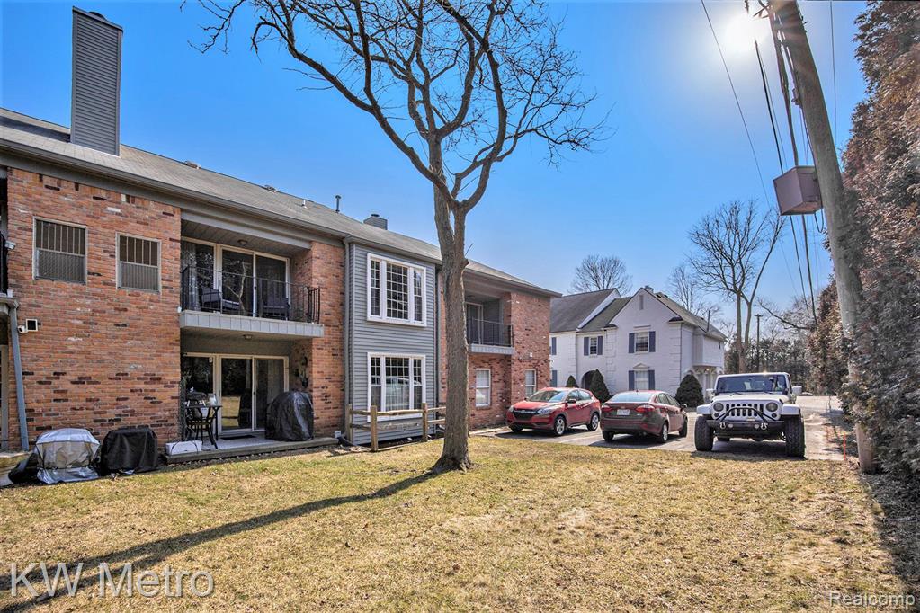 1695 Huntington Park, Unit D Rochester Hills, MI 48309 - Photo 22 of 24