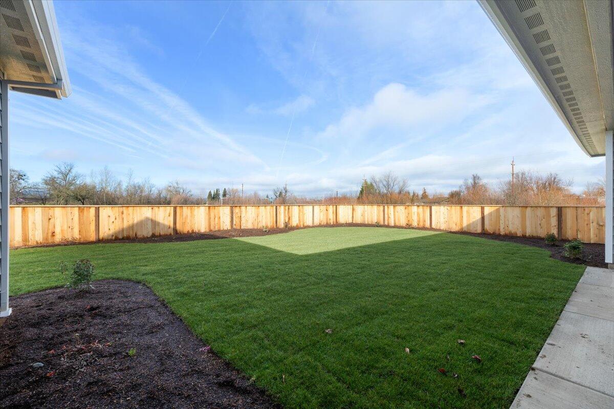1757 River Run Street Central Point, OR 97502 - Photo 40 of 52 40-CI_0485