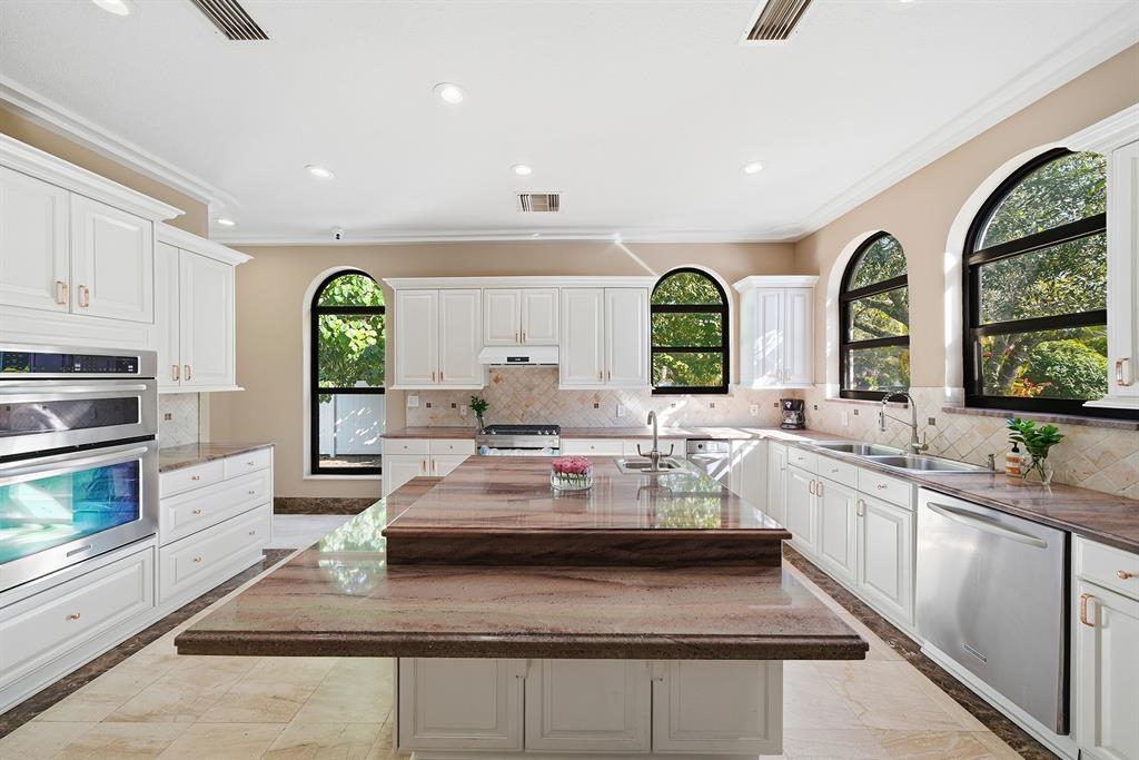 10270 Southwest 58th Street Miami, FL 33173 - Photo 12 of 88