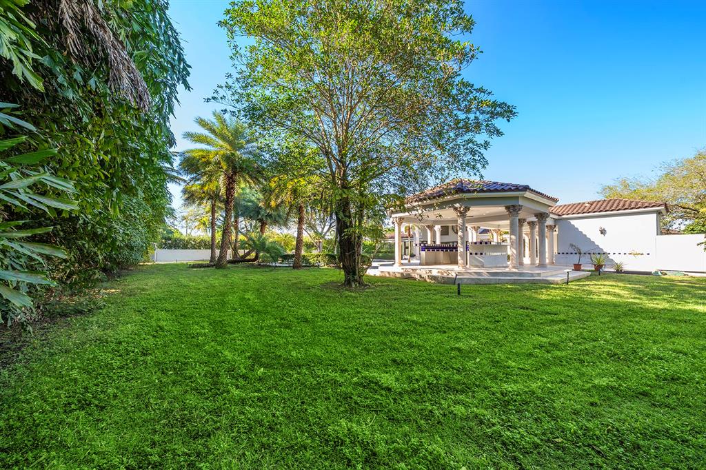 10270 Southwest 58th Street Miami, FL 33173 - Photo 48 of 88