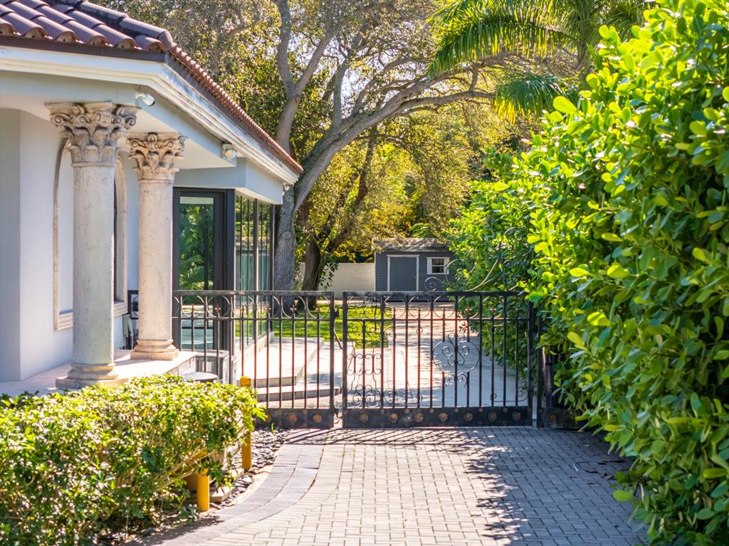 10270 Southwest 58th Street Miami, FL 33173 - Photo 79 of 88