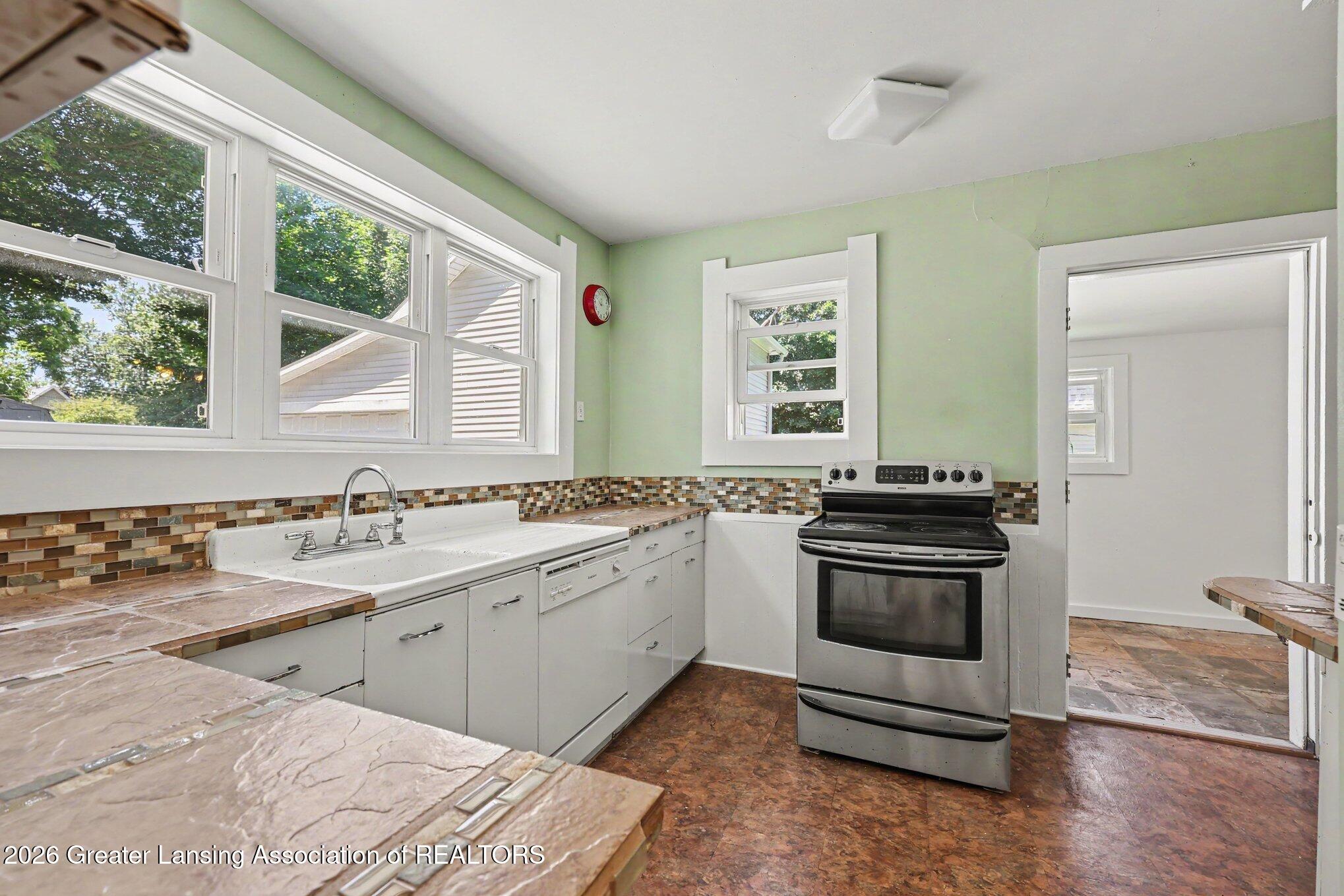 616 South Clinton Street Stockbridge, MI 49285 - Photo 2 of 24 Kitchen