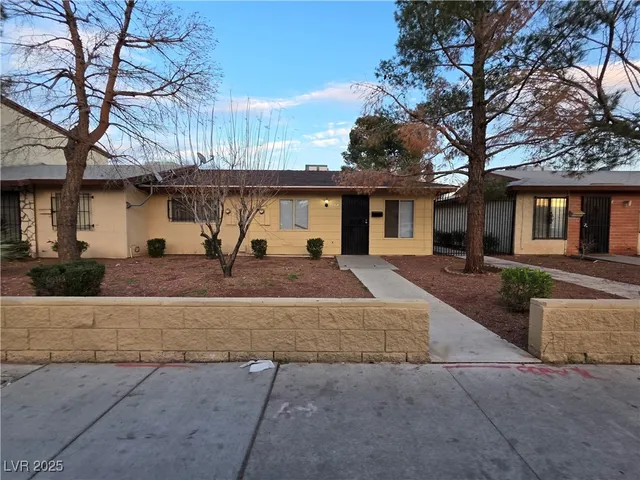 $775 | 3942 Palos Verdes Street, Las Vegas, NV 89119