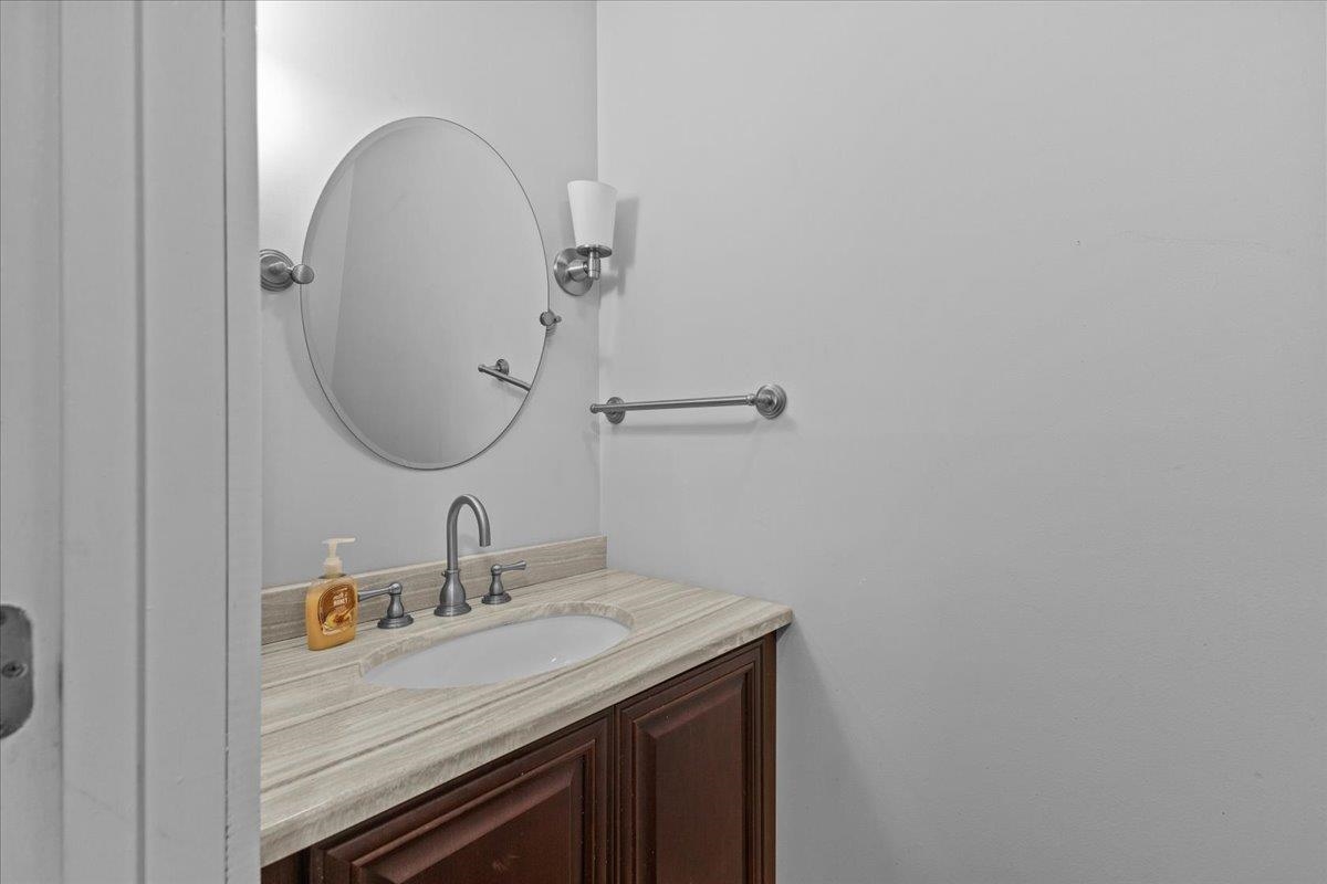 11 Kiln Road Essex Junction, VT 05452 - Photo 8 of 60