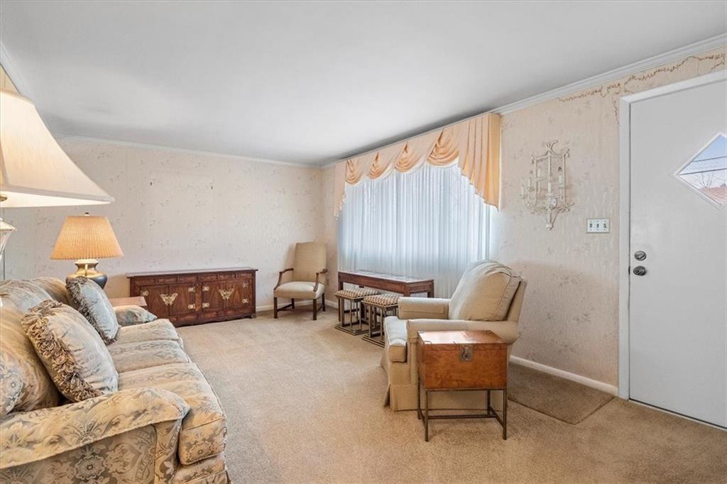 5271 Blossom Road Pittsburgh, PA 15236 - Photo 2 of 25 Gallery Image 2
