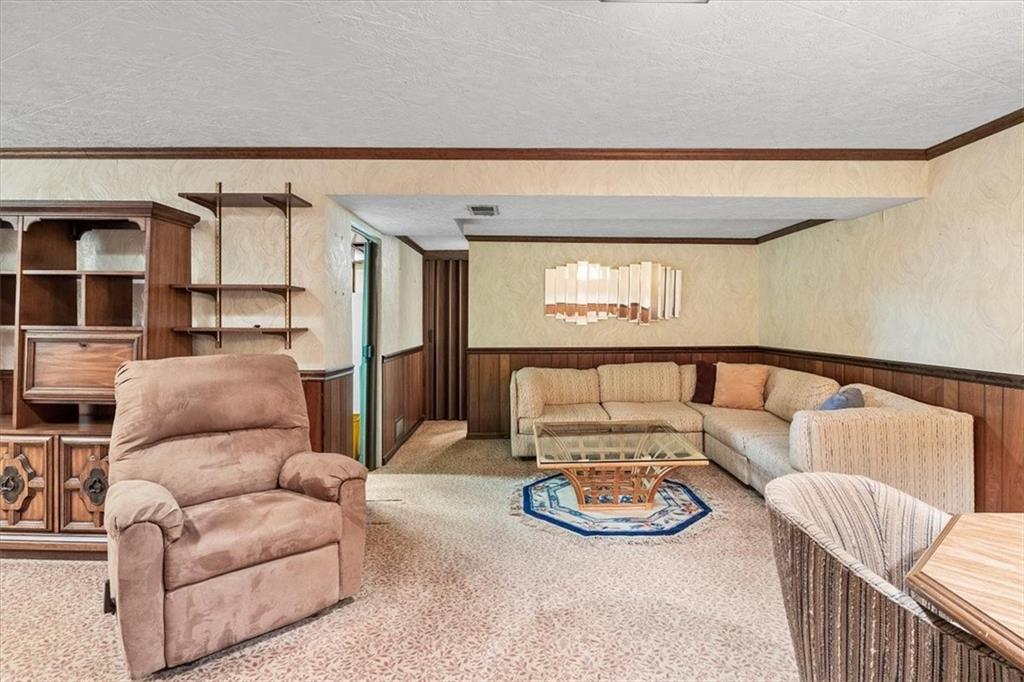 5271 Blossom Road Pittsburgh, PA 15236 - Photo 19 of 25 Gallery Image 19