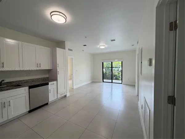 $2,400 | 2425 Northwest 24th Avenue, Unit 103, Miami, FL 33142