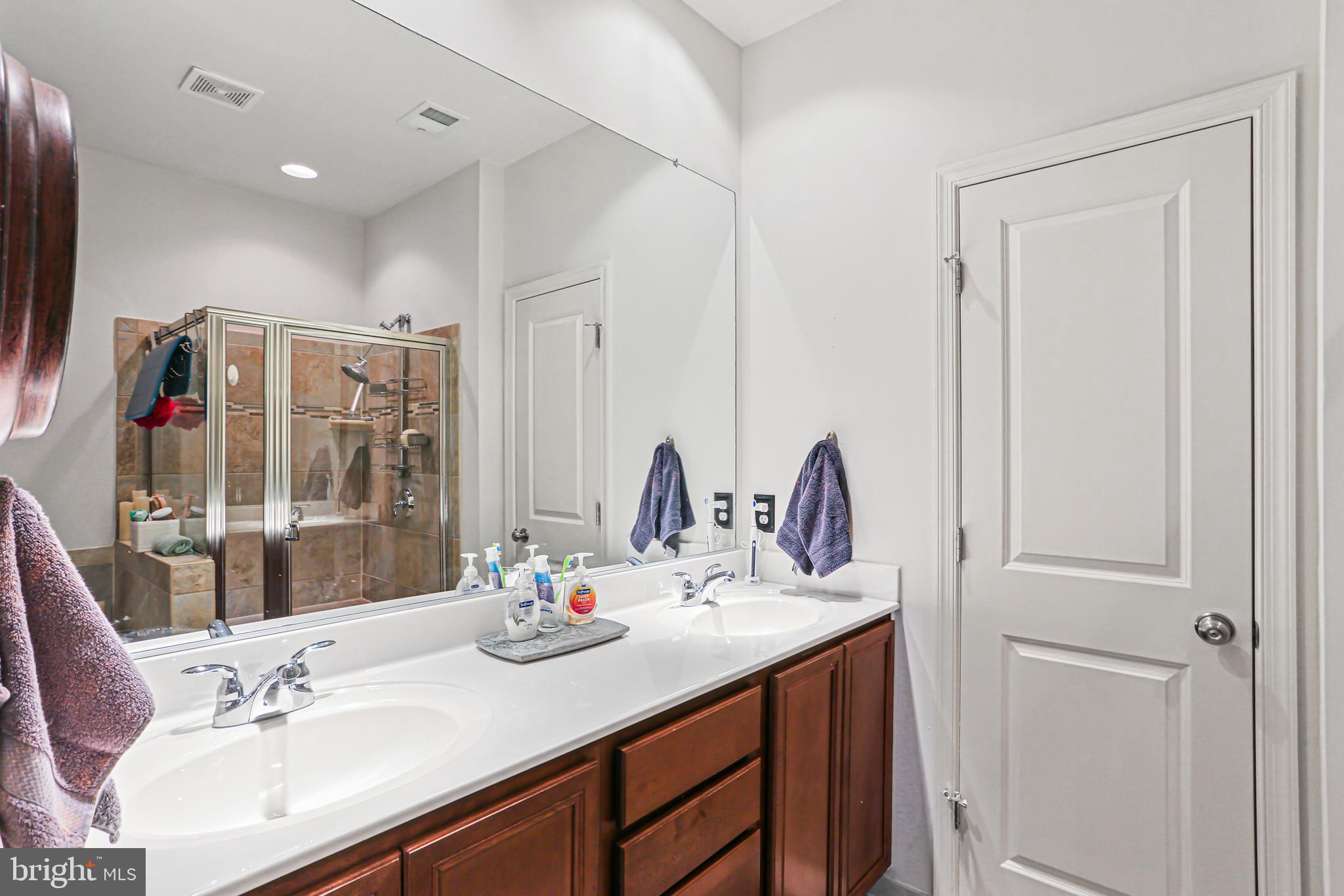 9806 Garden Ranges Laurel, MD 20723 - Photo 19 of 38 Primary Bath