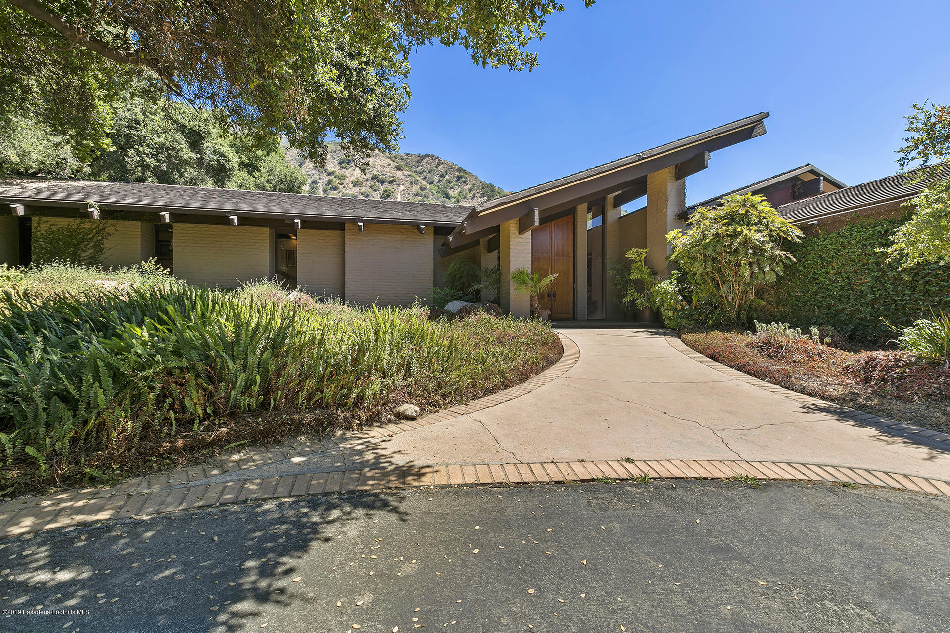 2199 Kinneloa Ranch Road Pasadena, CA 91107 - Photo 2 of 45 IMG_4737