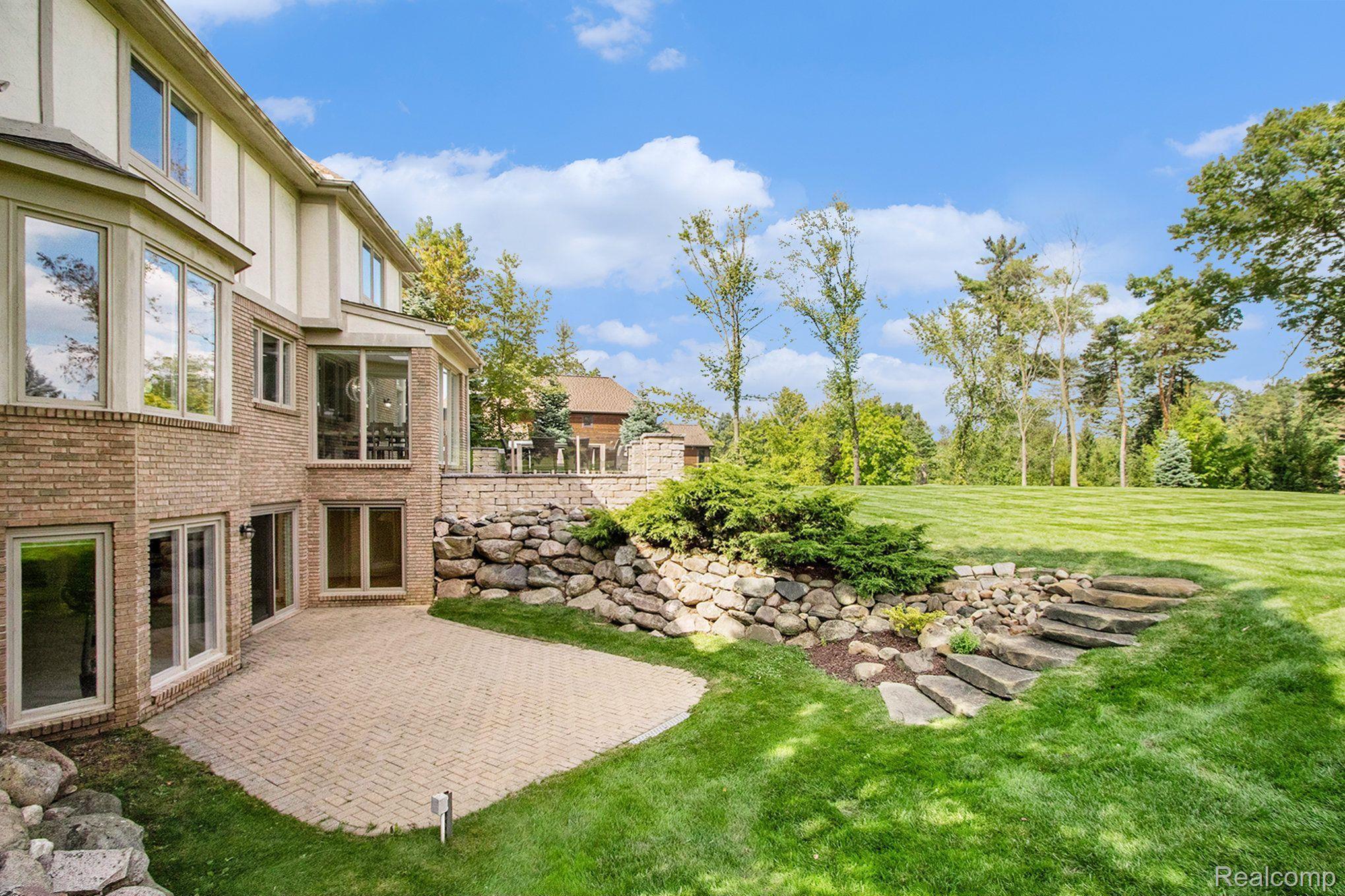 7907 Bridge Valley Clarkston, MI 48348 - Photo 52 of 62 Gallery Image 52
