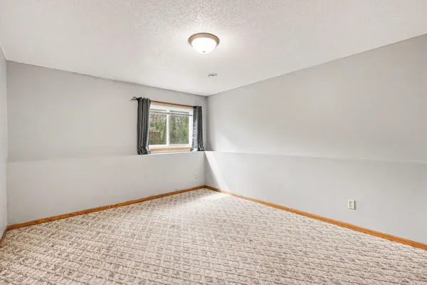 $489,900 | 6758 401st Street, North Branch, MN 55056