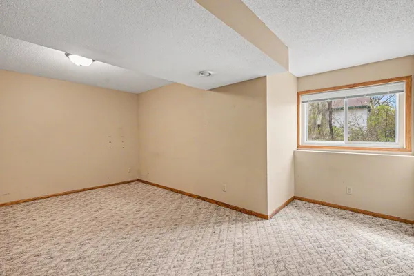 $489,900 | 6758 401st Street, North Branch, MN 55056