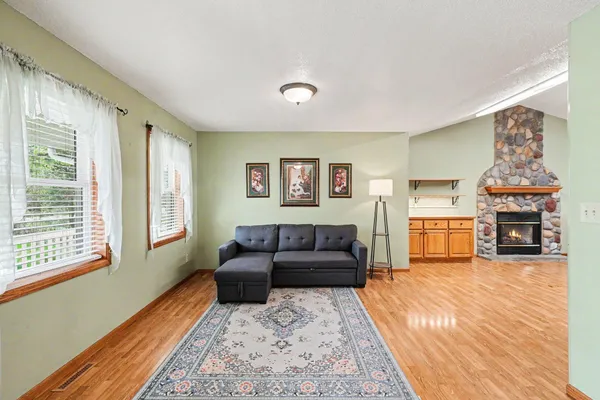 $489,900 | 6758 401st Street, North Branch, MN 55056