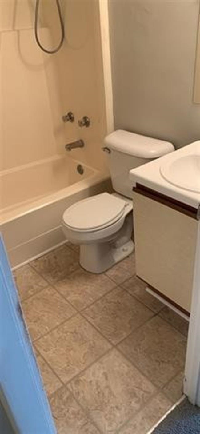 1384 Hunters Road, Unit E Harrisonburg, VA 22801 - Photo 2 of 11