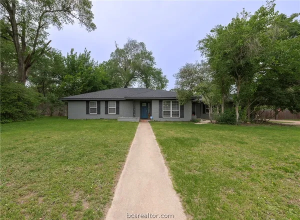 $399,900 | 816 Tanglewood Drive, Bryan, TX 77802