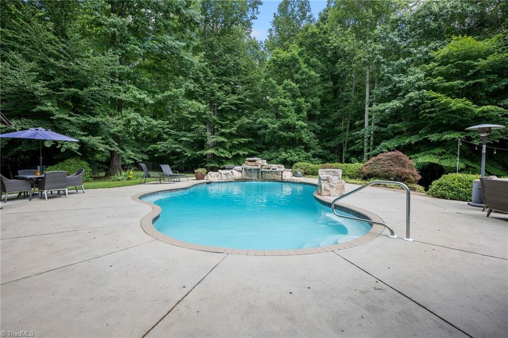 8300 Linville Oaks Drive Oak Ridge, NC 27310 - Photo 7 of 49