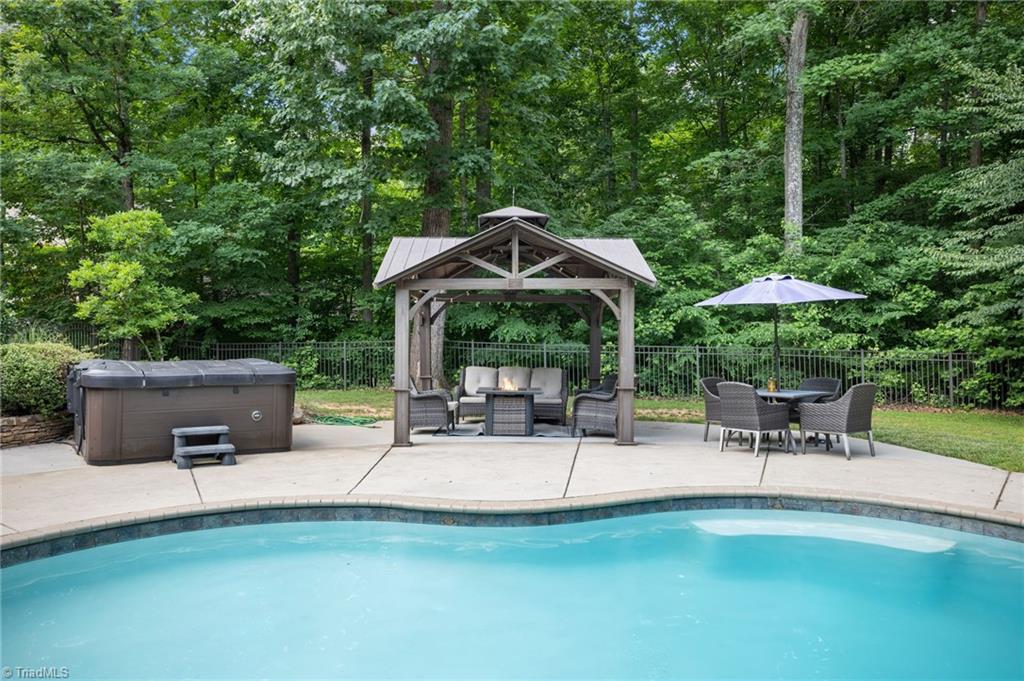 8300 Linville Oaks Drive Oak Ridge, NC 27310 - Photo 8 of 49