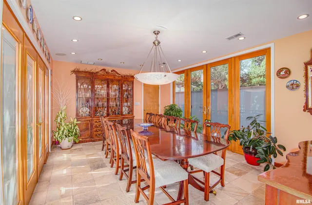 $599,900 | 1114 South Perrine, Centralia, IL 62801