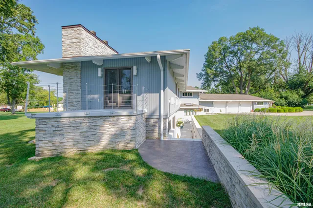 $599,900 | 1114 South Perrine, Centralia, IL 62801