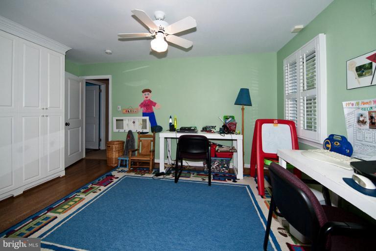 8717 Postoak Road Potomac, MD 20854 - Photo 11 of 22 Bedroom 4