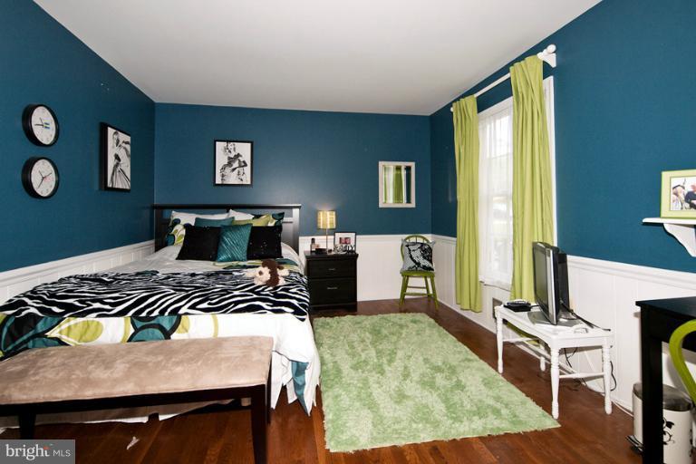 8717 Postoak Road Potomac, MD 20854 - Photo 6 of 22 First Floor Den Currently Being Used as a Bedroom