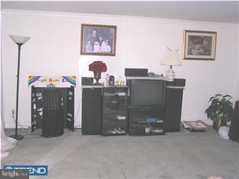 1475 Cortez Road Blue Bell, PA 19422 - Photo 3 of 7 Living Room