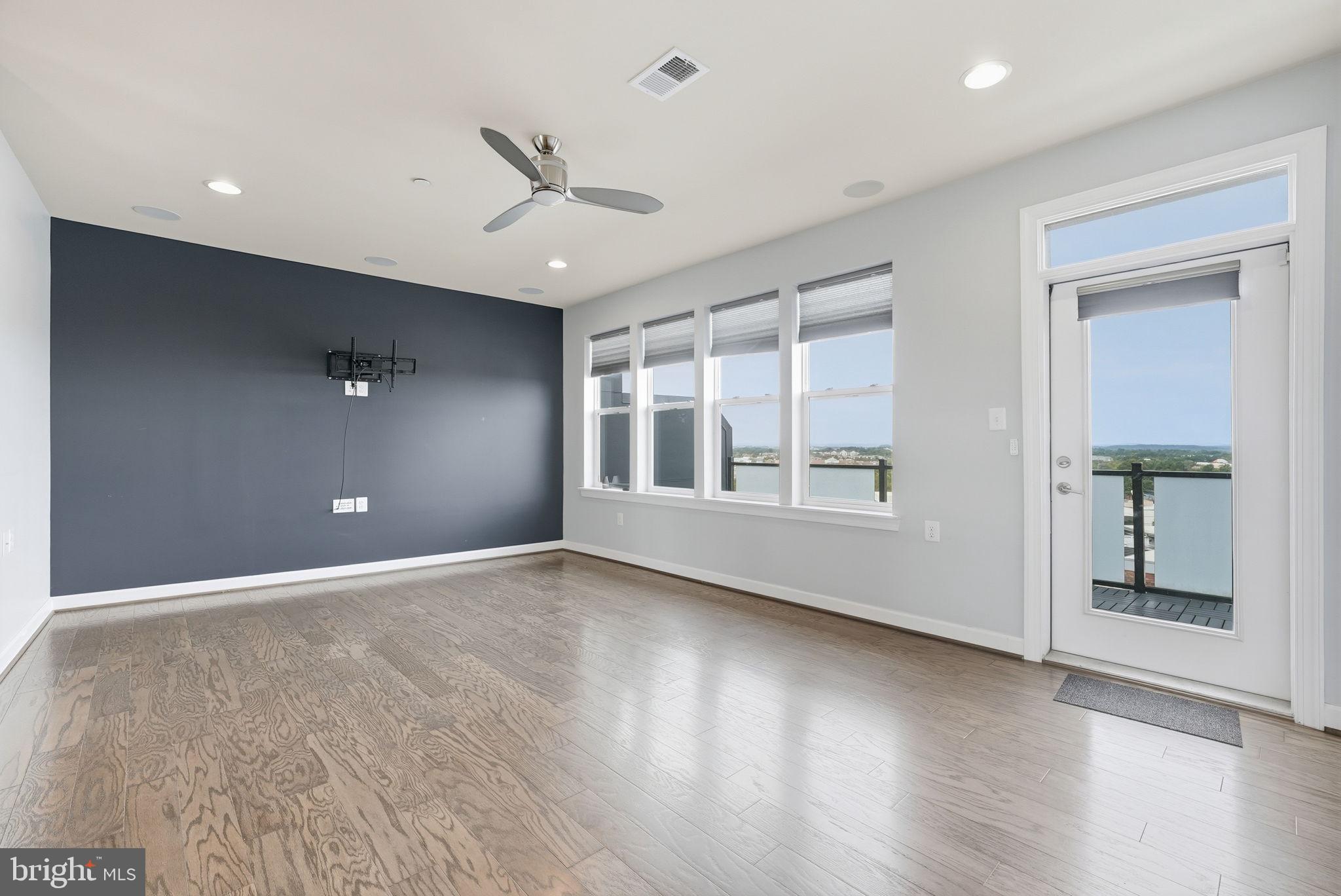 46418 Rilassare Terrace Sterling, VA 20164 - Photo 7 of 27