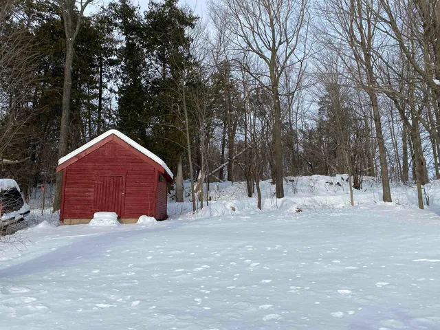 $984,000 | 329 West Shore Road, South Hero, VT 05486