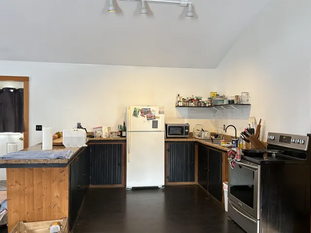 $984,000 | 329 West Shore Road, South Hero, VT 05486