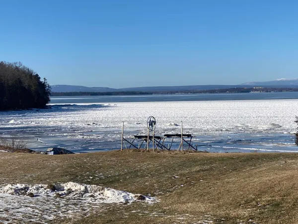 $984,000 | 329 West Shore Road, South Hero, VT 05486