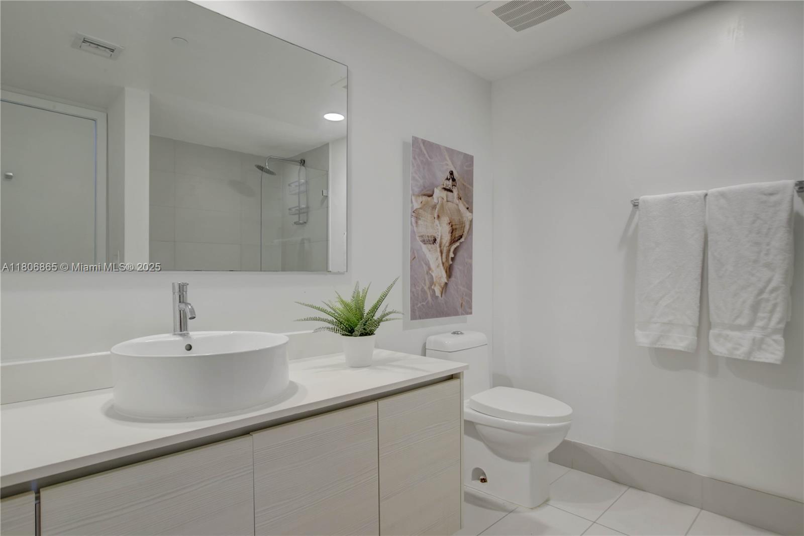 2602 East Hallandale Beach Boulevard, Unit R407 Hallandale Beach, FL 33009 - Photo 18 of 35