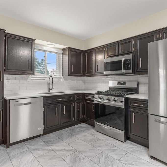 26612 Ridgefield Avenue Warren, MI 48089 - Photo 11 of 50 Photo 11