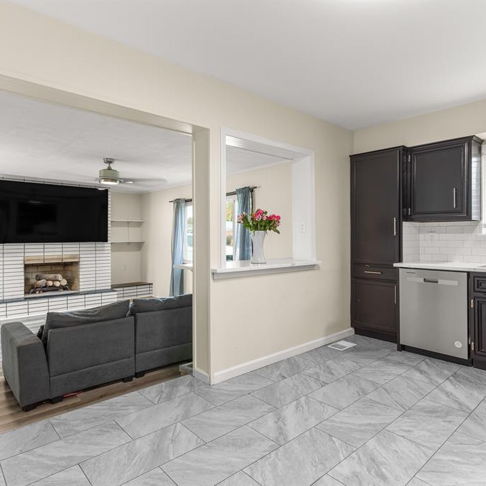 26612 Ridgefield Avenue Warren, MI 48089 - Photo 8 of 50 Photo 8
