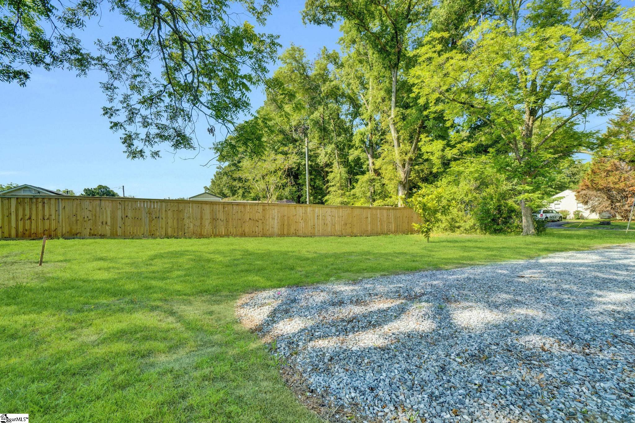201 B Pine Street Clinton, SC 29325 - Photo 28 of 29 Gallery Image 28
