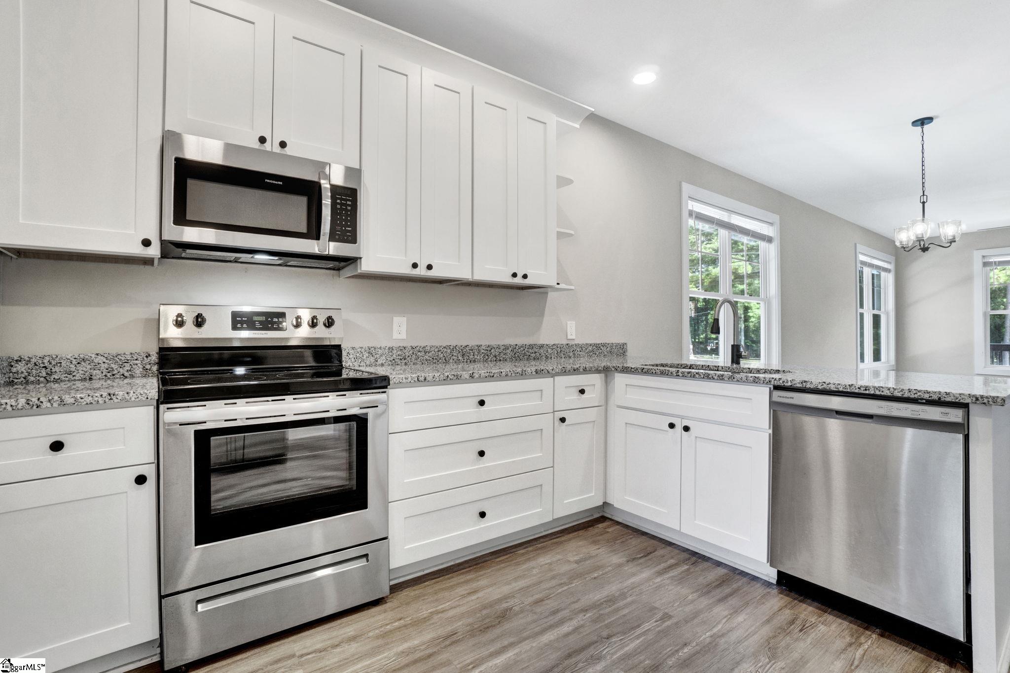 201 B Pine Street Clinton, SC 29325 - Photo 4 of 29 Gallery Image 4