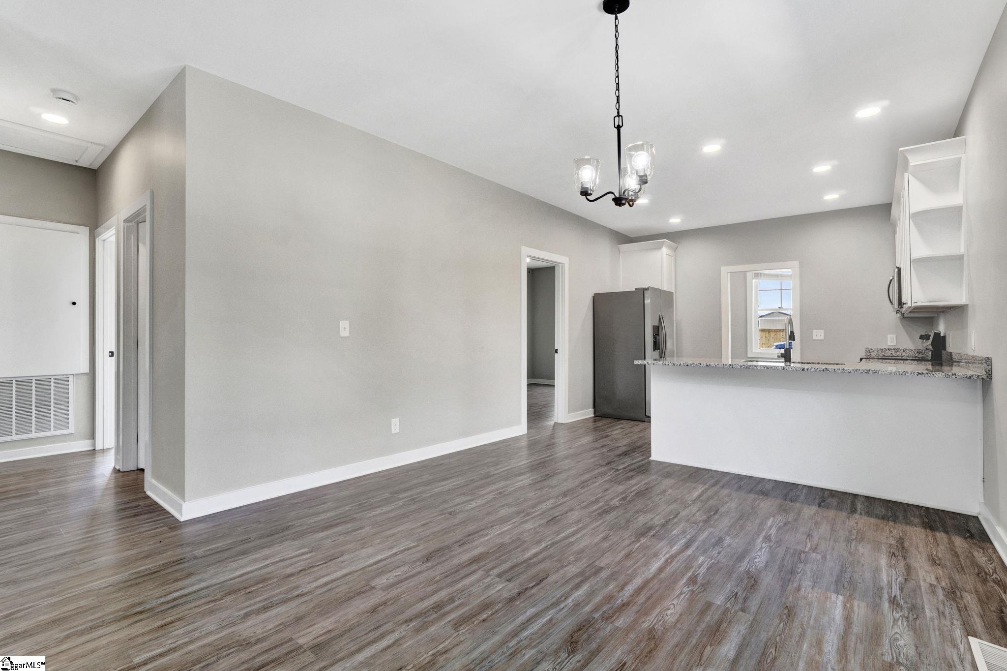 201 B Pine Street Clinton, SC 29325 - Photo 5 of 29 Gallery Image 5